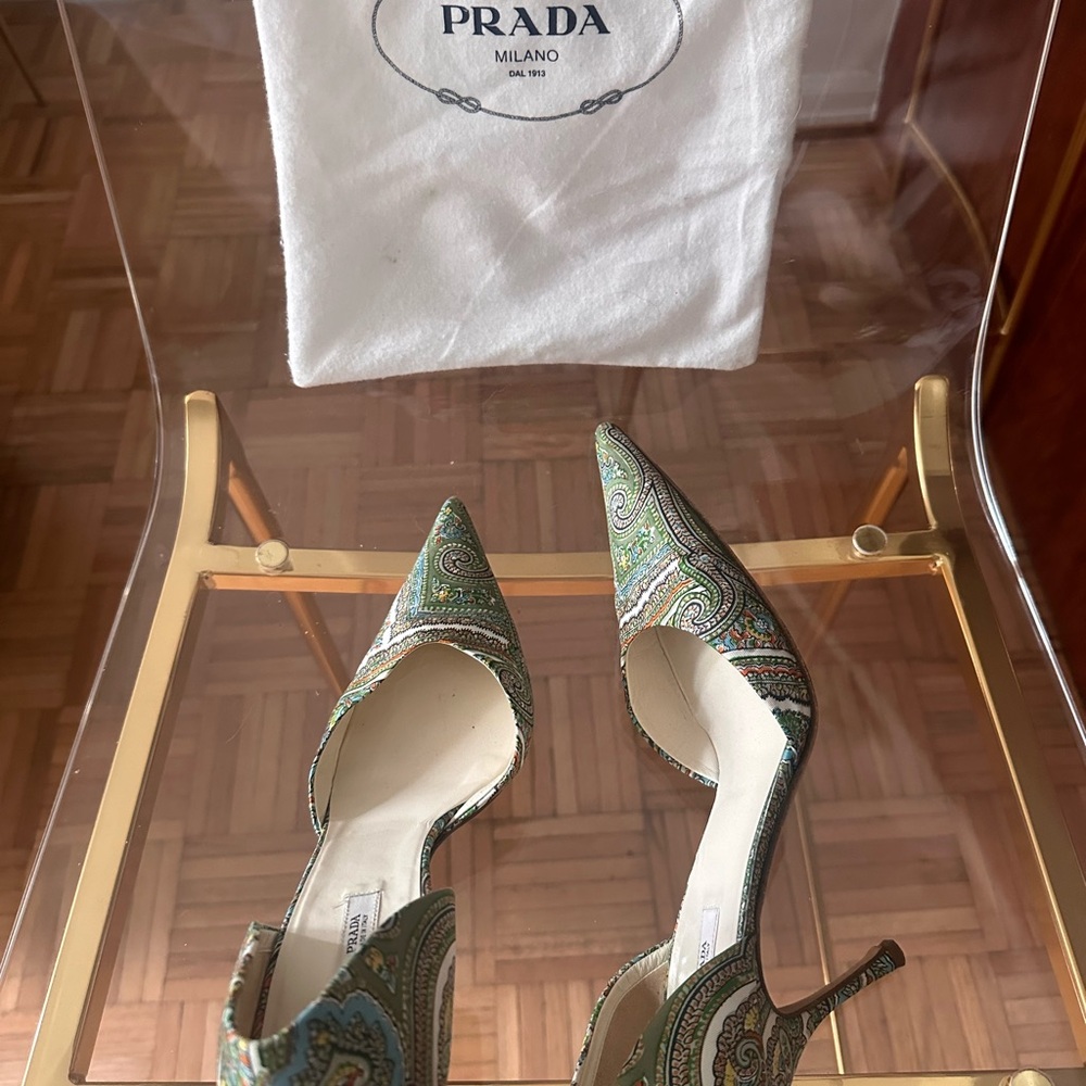 Green Stiletto Heels with Textured Finish